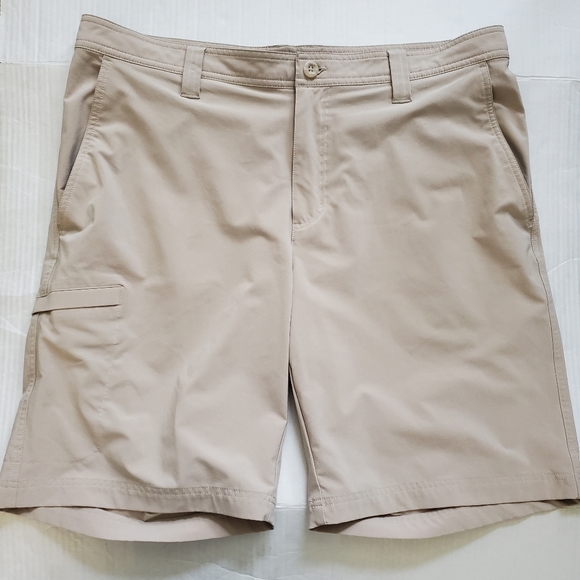 Columbia Other - Columbia Regular fit hiking shorts size 38. Button